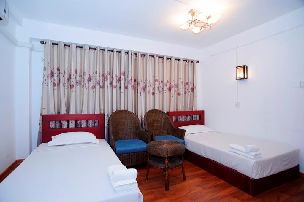 יאנגון Agga Youth Hotel מראה חיצוני תמונה
