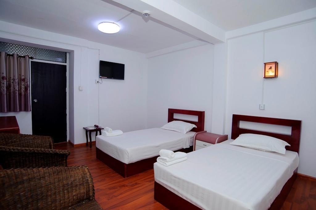 יאנגון Agga Youth Hotel חדר תמונה
