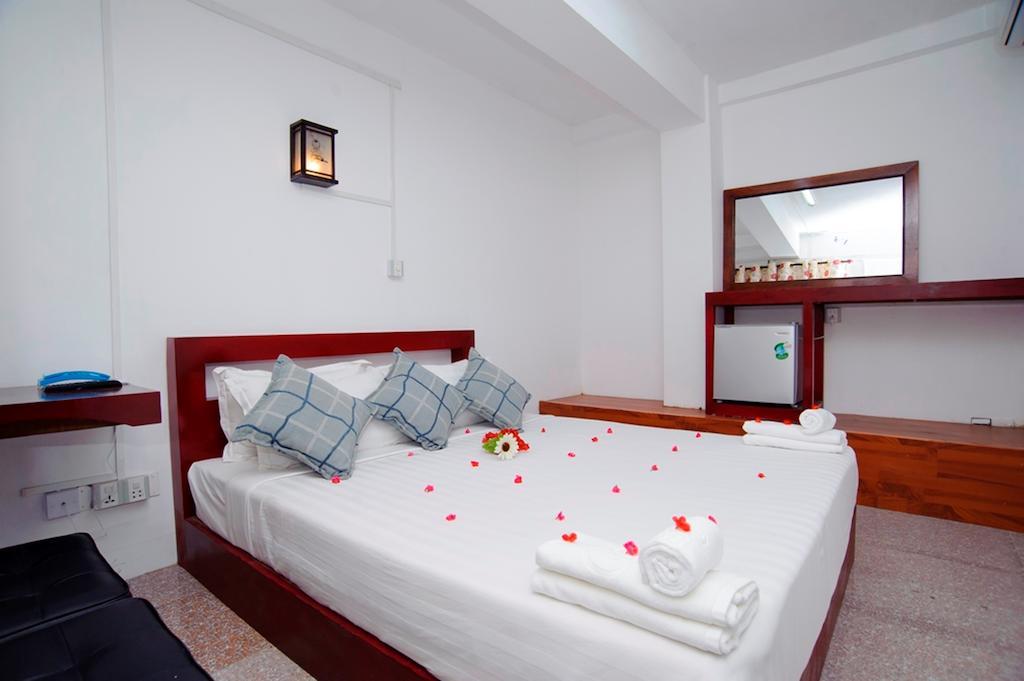 יאנגון Agga Youth Hotel מראה חיצוני תמונה