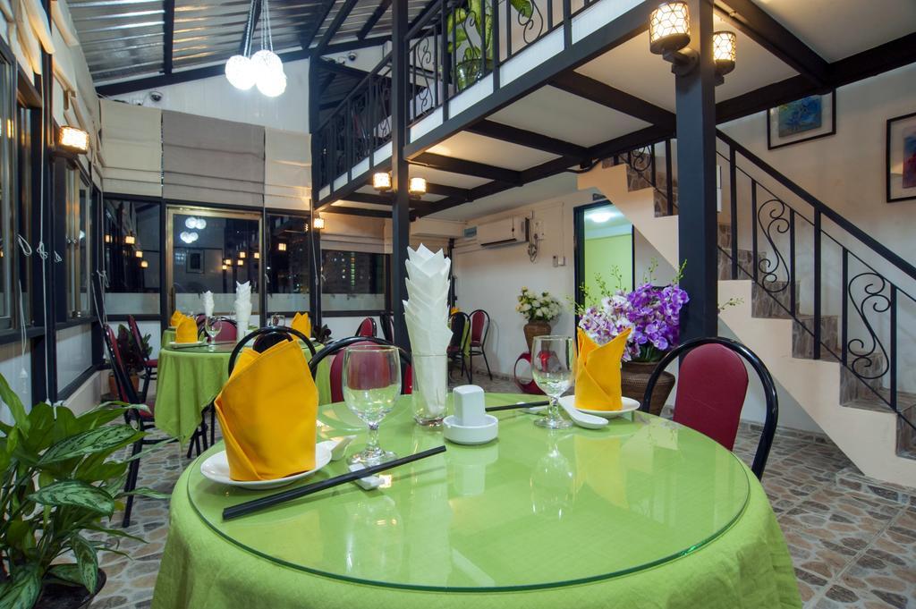 יאנגון Agga Youth Hotel מראה חיצוני תמונה