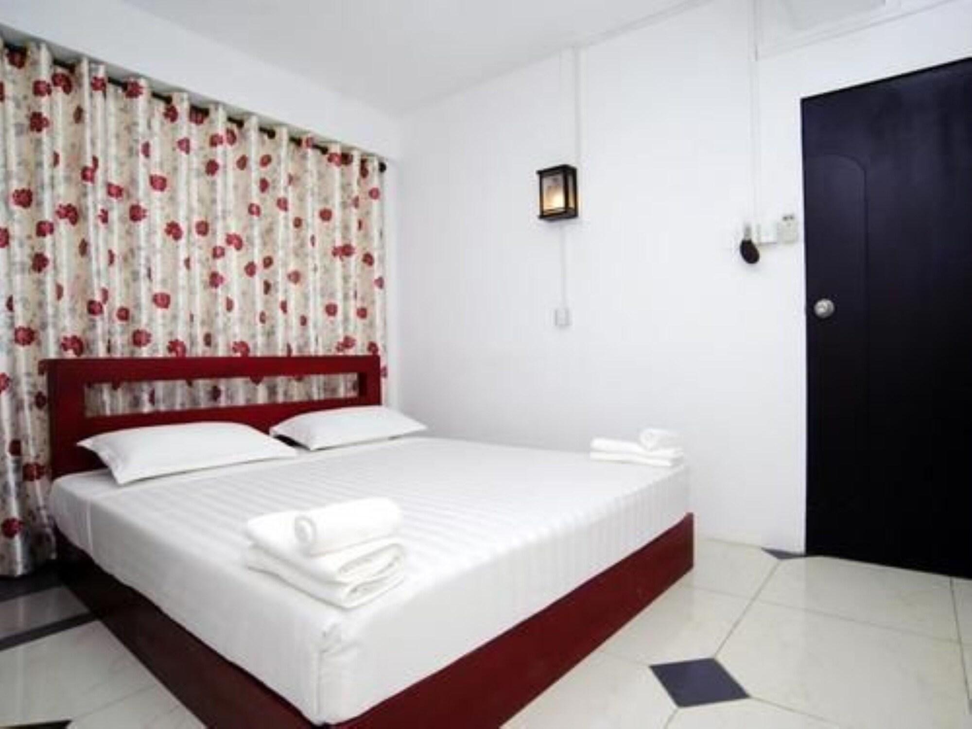יאנגון Agga Youth Hotel מראה חיצוני תמונה