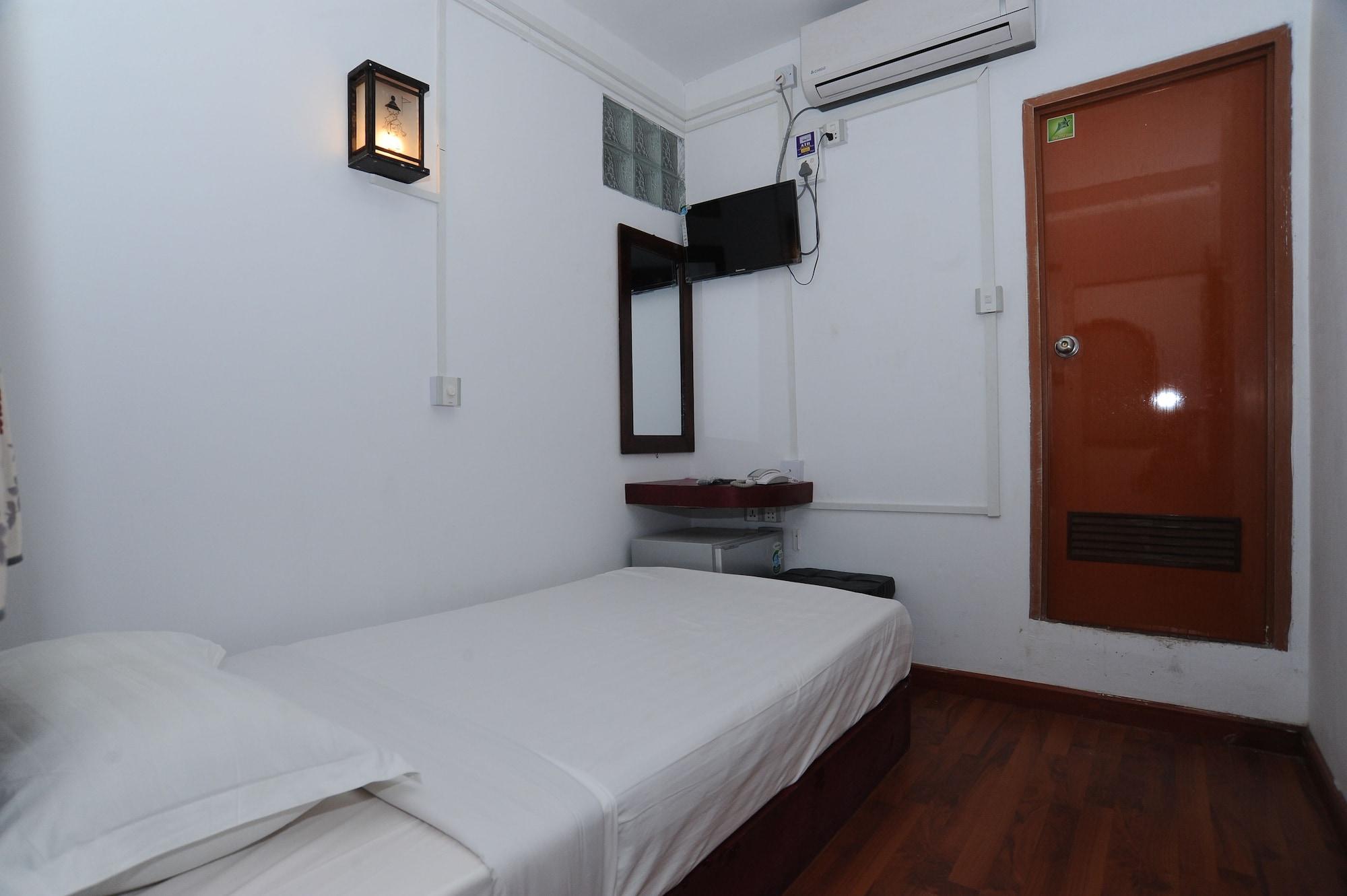 יאנגון Agga Youth Hotel מראה חיצוני תמונה