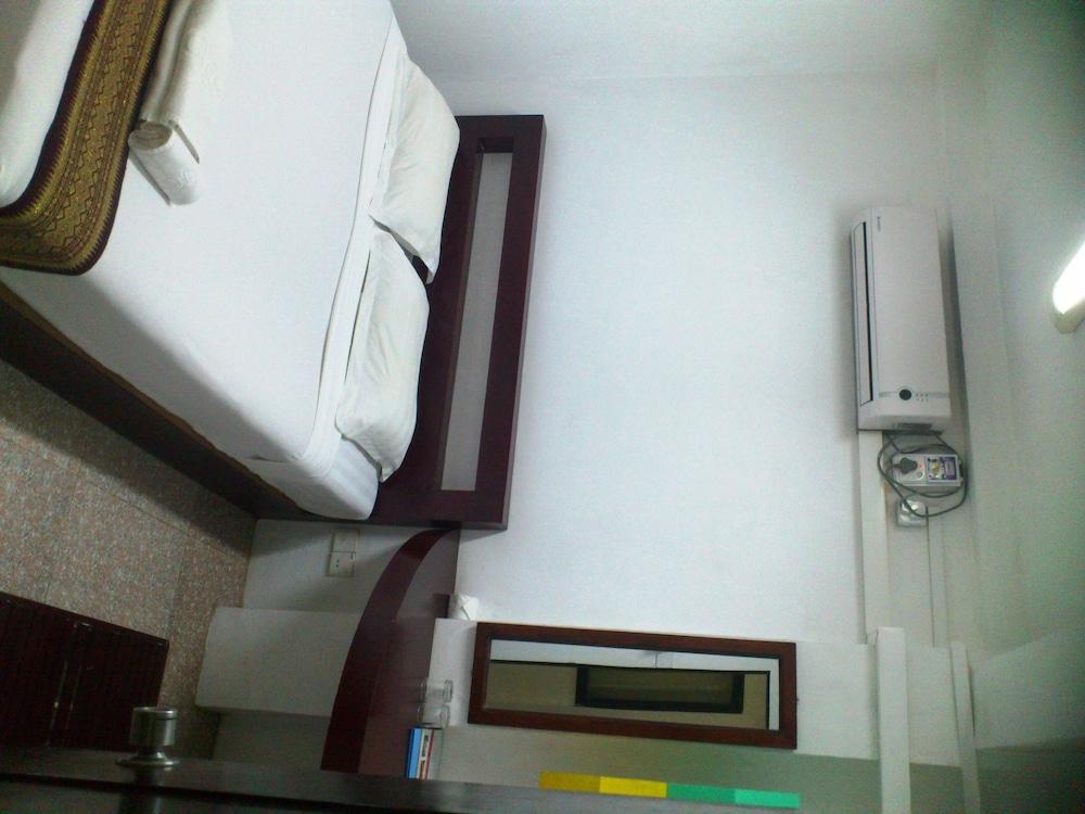 יאנגון Agga Youth Hotel מראה חיצוני תמונה