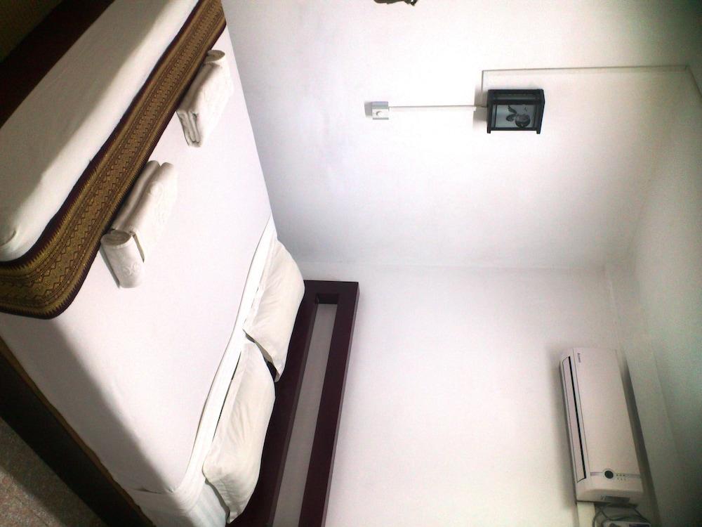 יאנגון Agga Youth Hotel מראה חיצוני תמונה