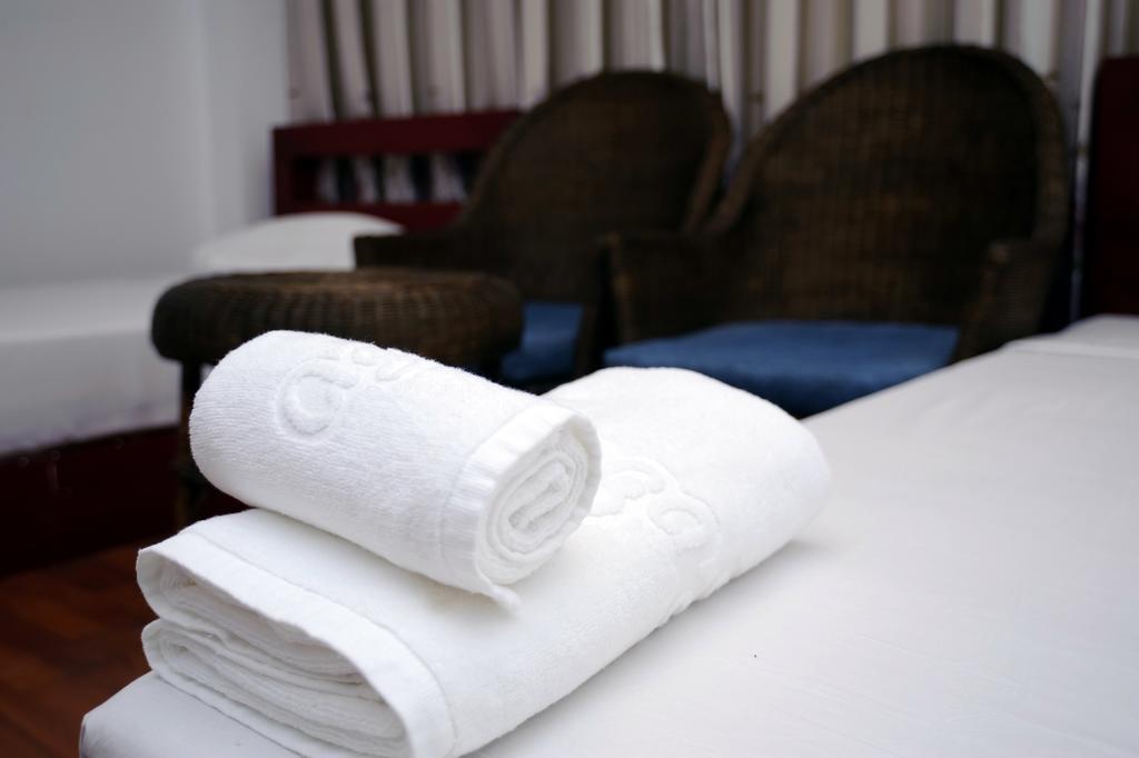 יאנגון Agga Youth Hotel מראה חיצוני תמונה