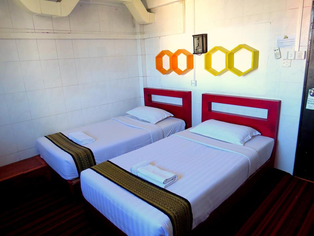 יאנגון Agga Youth Hotel מראה חיצוני תמונה