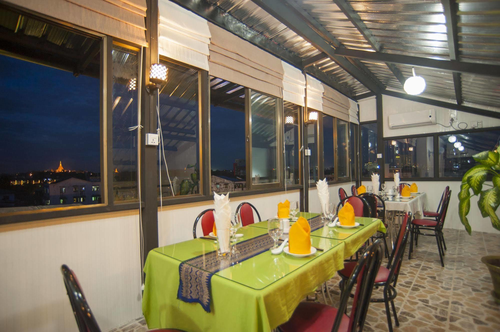 יאנגון Agga Youth Hotel מראה חיצוני תמונה