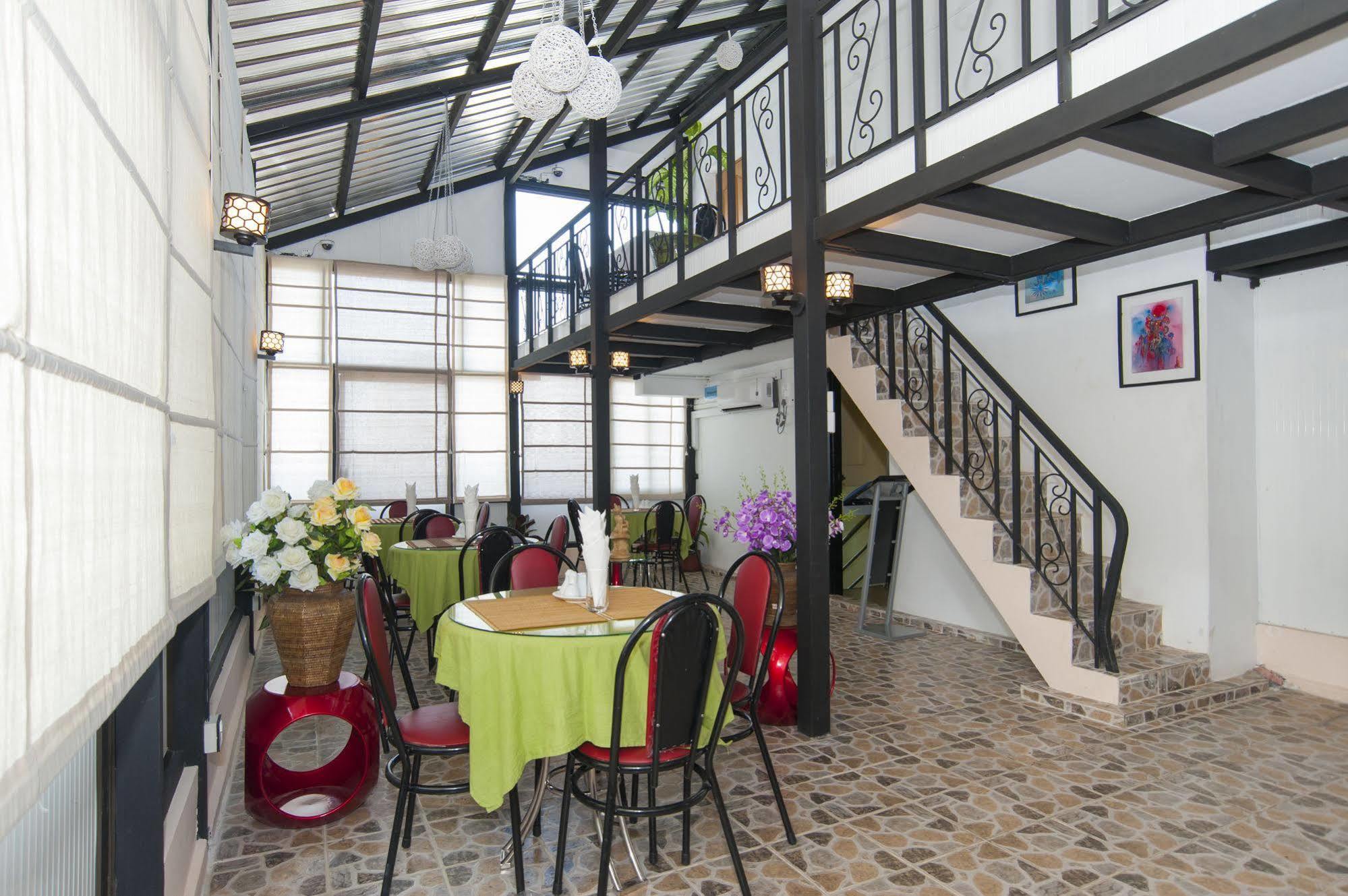 יאנגון Agga Youth Hotel מראה חיצוני תמונה