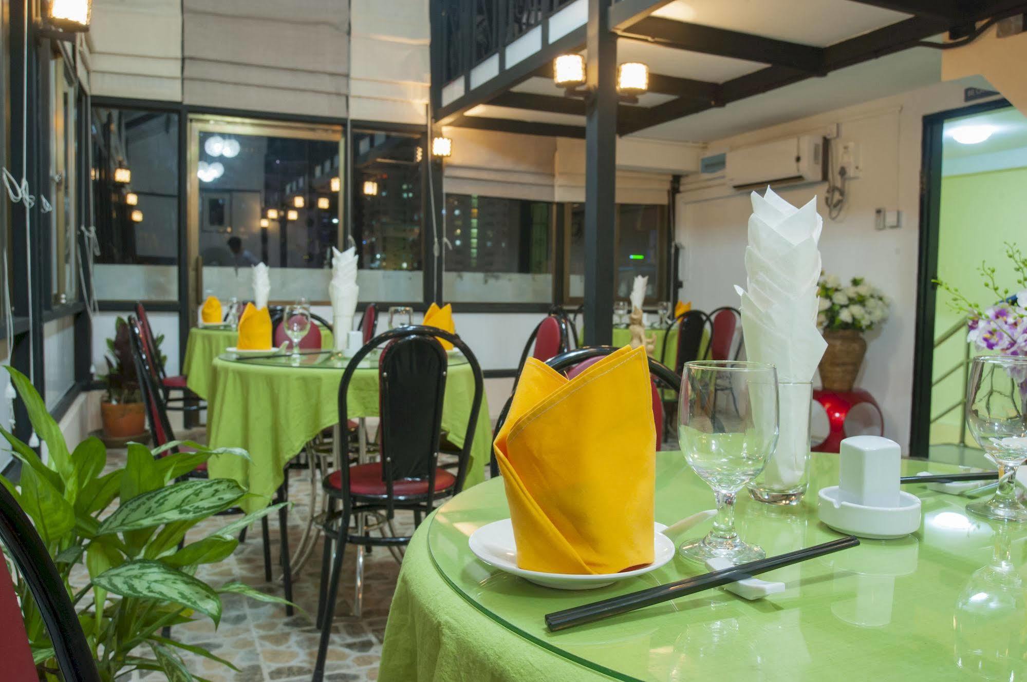 יאנגון Agga Youth Hotel מראה חיצוני תמונה