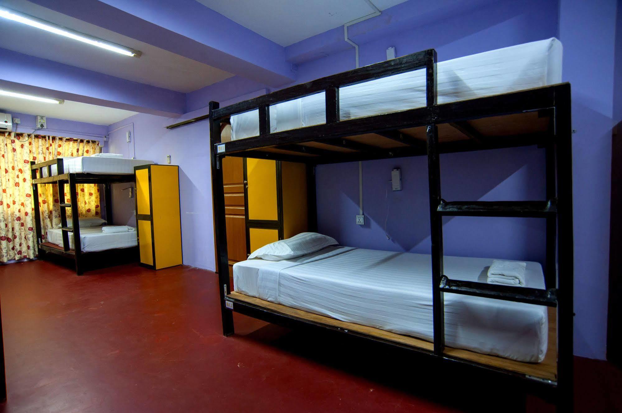 יאנגון Agga Youth Hotel מראה חיצוני תמונה