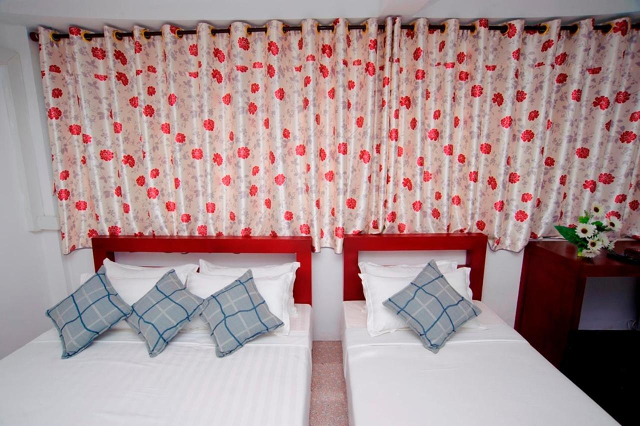 יאנגון Agga Youth Hotel מראה חיצוני תמונה